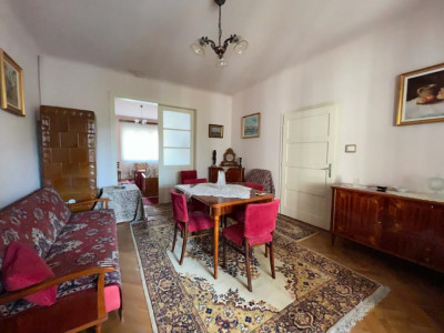 Apartament cu 3 camere la casa | Piața Cipariu | curte generoasa
