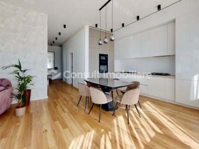 Apartament cu 3 camere de închiriat în zona centrală | Panorama superba!