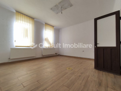 Casa cu 4 camere | 80 mp | Zona strazii Bucuresti