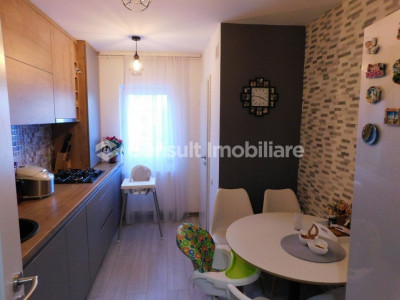 Apartament cu 3 camere | 2/4 | zona strazii Titulescu